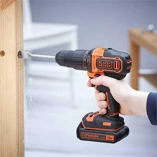 Black & Decker Akumuliatorinis suktuvas-gręžtuvas 18V Ličio jonų + 400mA įkroviklis + 1 akumuliatorius + lagaminas