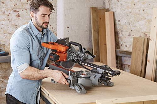 Black & Decker Skersinio pjovimo staklės BES700-QS; 1600 W; 216 mm