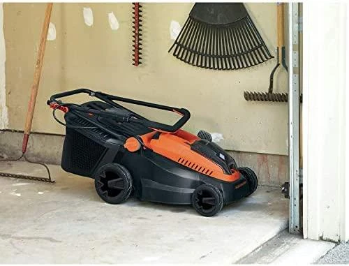 Black & Decker akumuliatorinė vejapjovė CLM3820L2, 36V, 2x2.0Ah, 38cm