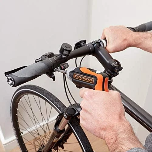 Dviračių suktuvas Black & Decker naudojimo procese