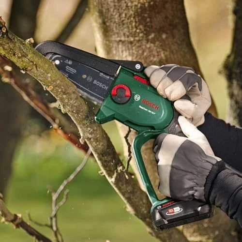 Bosch genėjimo grandininis pjūklas EasyChain 18V-15-7, be akumuliatoriaus ir kroviklio