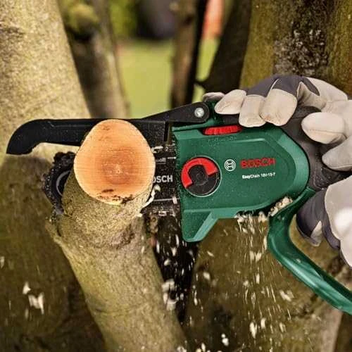 Bosch genėjimo grandininis pjūklas EasyChain 18V-15-7, be akumuliatoriaus ir kroviklio