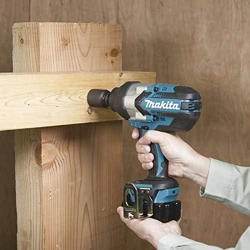 Makita DTW1002RTJ Akumuliatorinis smūginis veržliasukis 18V, 2x5,0Ah Li-ion, 1200 Nm, 1/2", LED, MAKPACK