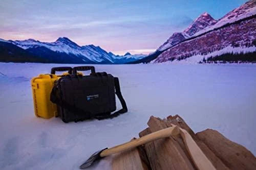 B&W Outdoor Cases Type 4000 Juoda su segregatorem
