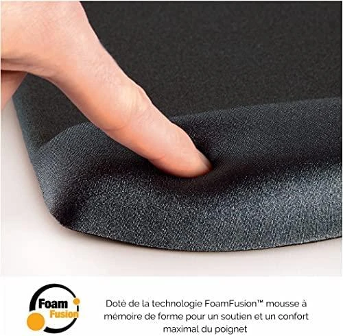 Fellowes PlushTouch juoda - priešais klaviatūrą