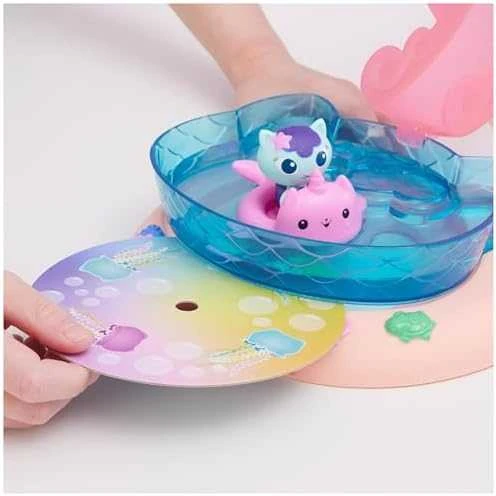 Spin Master Gabby's Dollhouse „Gabi's Cat House Pool Fun“ figūrėlių rinkinys 6067878 WB3