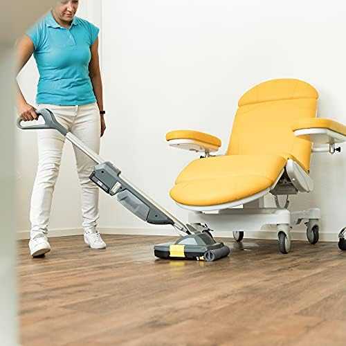 Grindų plovimo mašina Karcher BR 301 C Bp (be akumuliatoriaus ir pakrovėjo)