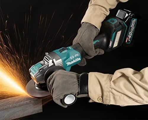 Makita GA041GZ šlifuoklis pjaunant metalą