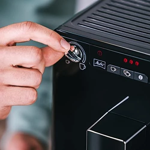 MELITTA automatinis kavos aparatas E950-101 solo, juoda-sidabro spalva
