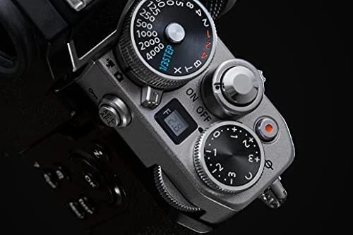 Nikon Z fc + NIKKOR Z 28mm f/2.8 (SE) (Sidabrinis)