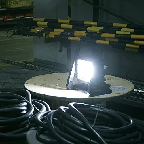 Makita LED prožektorius DML805 18V/230V