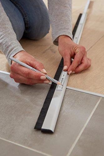Uszczelka TESA ŠEPETĖLINIS TARPIKLIS COMFORT 1m x 40mm RUDAS