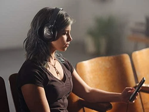 Uždaro tipo, dengiančios visą ausį Studijinės ausinės AKG K361