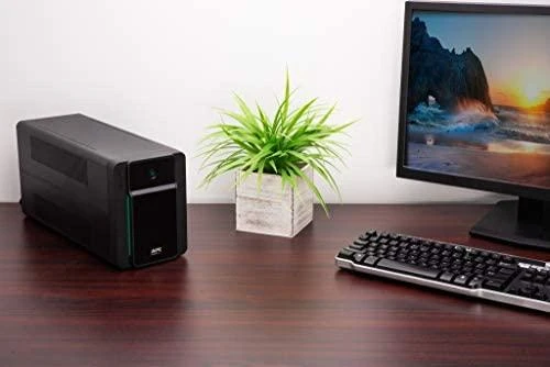 APC EASY UPS 1600VA, 230V, AVR, IEC SOCETS