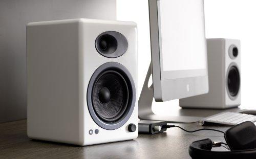 Audioengine A5+ Belaidės kolonėlės (pora, baltos spalvos)