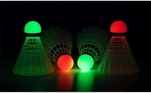 Badmintono skrajukės AVENTO 46SG nailon. 4vnt LED