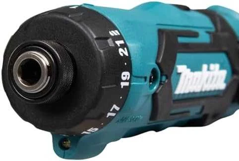 Makita DF012DSJ Akumuliatorinis suktuvas 7,2V; 2x1,5Ah Li-ion; 8Nm; 1/4"; LED; 2-greičiai, MAKPACK