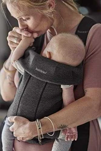 BabyBjorn Baby Carrier Mini 3D Jersey - maža nešioklė naujagimiui | Pilkai juoda