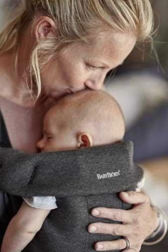 BabyBjorn Baby Carrier Mini 3D Jersey - maža nešioklė naujagimiui | Pilkai juoda