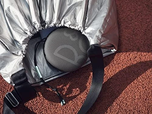 Bang & Olufsen Beosound A1 2nd Gen Nešiojama belaidė Bluetooth kolonėlė su balso asistentu, Juodos antracito/mėlynos spalvos