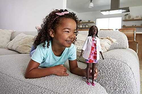 Mattel Barbie lėlė daktarė GYT29