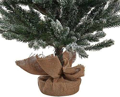 Beliani Apsnigta dirbtinė kalėdinė eglutė RINGROSE 90 cm Žalia