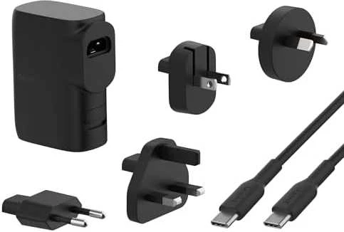 Belkin B6 įkroviklis su keičiamais tarptautiniais kištukais