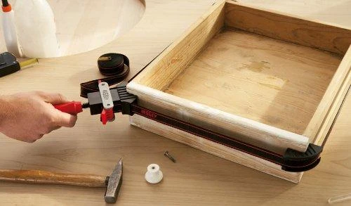 Juostinis spaustuvas medžiui, plastikui, stiklui BESSEY BAN 400
