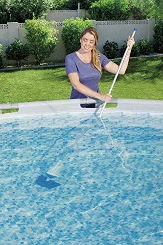 Bestway AquaCrawl baseino valytuvas naudojimo metu