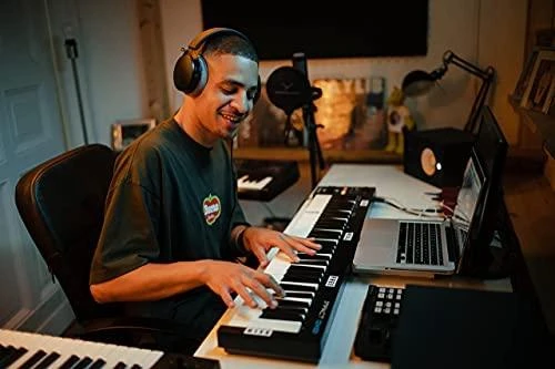 Beyerdynamic Studijinės ausinės DT 700 PRO X su laidu, juodos