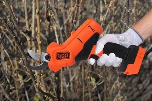 Black & Decker Juodas & Decker Sekatorius Juodas & Decker BCPP18B-XJ; 18 V (be akumuliatoriaus ir pakrovėjo)