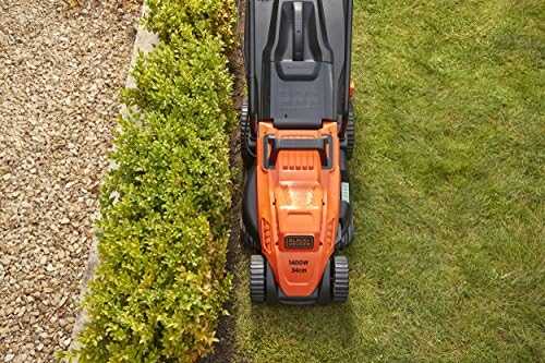 Black & Decker Juodas & Decker Vejapjovė Juodas & Decker BEMW461BH-QS; 1400 W; elektrinė