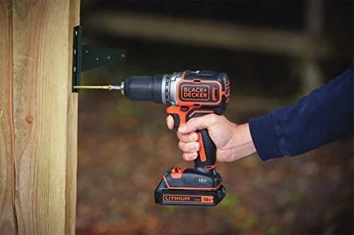Black & Decker suktuvas sukantis varžtą į medieną