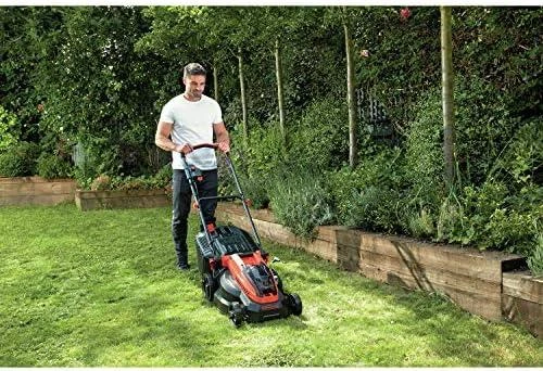 Black & Decker akumuliatorinė vejapjovė CLM3820L2, 36V, 2x2.0Ah, 38cm