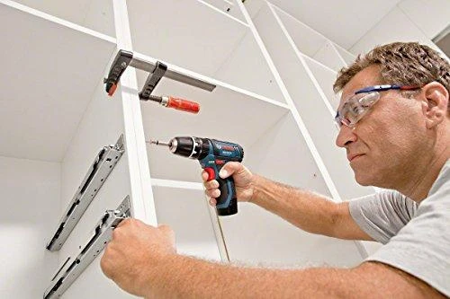 Bosch GSB 12V-15 naudojimas montuojant baldus