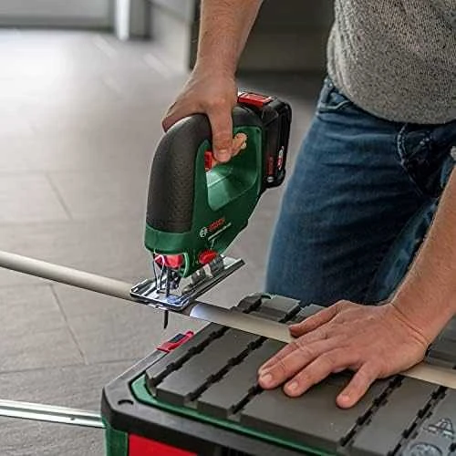 Bosch UniversalSaw 18 be akumuliatoriaus ir kroviklio Akum.siaurapjūklis