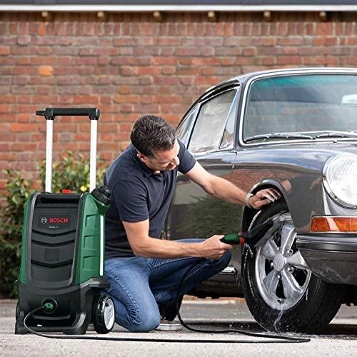 Bosch Fontus II mobilus slėgio ploviklis plaunant automobilį