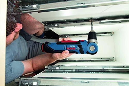 Bosch GWB 12V-10 kampinis gręžtuvas darbo procese