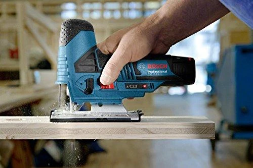 Bosch Akumuliatorinis siaurapjūklis GST 12V-70, be akumuliatoriaus ir kroviklio