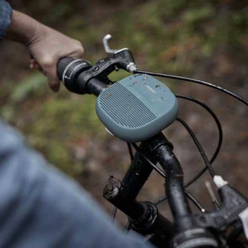 Bose® SoundLink® Micro Bluetooth® nešiojama kolonėlė, Mėlynos spalvos