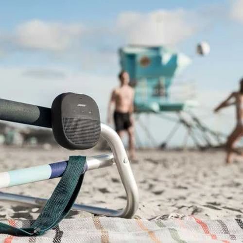 Bose® SoundLink® Micro Bluetooth® nešiojama kolonėlė, Juodos spalvos