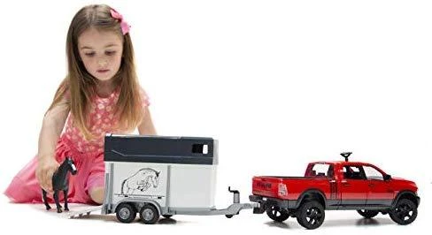 Pferd BRUDER pikapas RAM 2500 su priekaba arkliams ir arkliu 02501