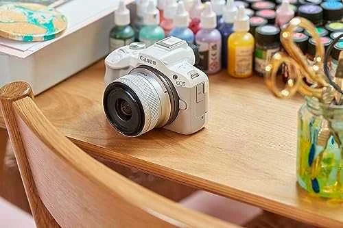 „Canon“ | EOS R50 WH + RF-S 18-45mm F4.5-6.3 IS STM (SIP) | 24,2 megapikselių | Vaizdo stabilizatorius | ISO jautrumas (maks.) 32000 | Ekrano įstrižainė 2,95 colio | „Wi-Fi“ | Vaizdo įrašymas | Automatinis, rankinis | CMOS | Baltas