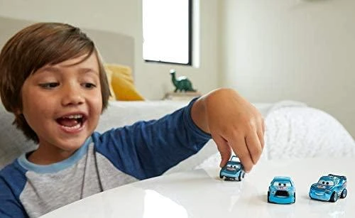 Mattel CARS 3 automodelių rinkinys Mini Lenktynininkai, 3vnt., GKG01