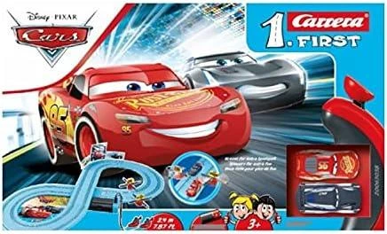 Carrera Pixar automobiliai - galios dvikovos lenktynės