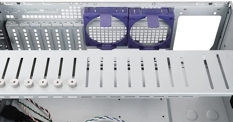 Chieftec UNC-409S-B-OP, Viryklės, Jude, ATX, micro ATX, SECC, 4U, 14 cm