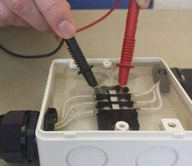 Cellpack Power-Gel elektrinės jungties testavimas