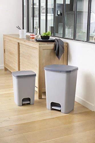 Keter CURVER ŠIUKŠLIADĖŽĖ ESSENTIALS 20L