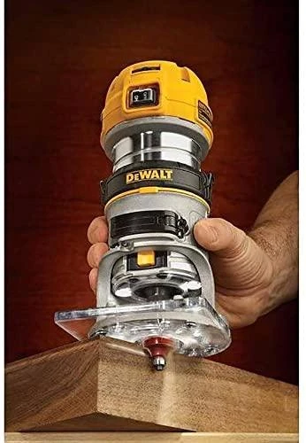 Kantų freza DEWALT  900W D26200