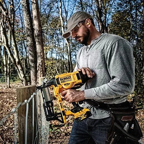 DEWALT ZSZYWACZ DO OGRODZEŃ 18V 40/45/50mm BEZ AKU. I ŁAD. DCFS950N